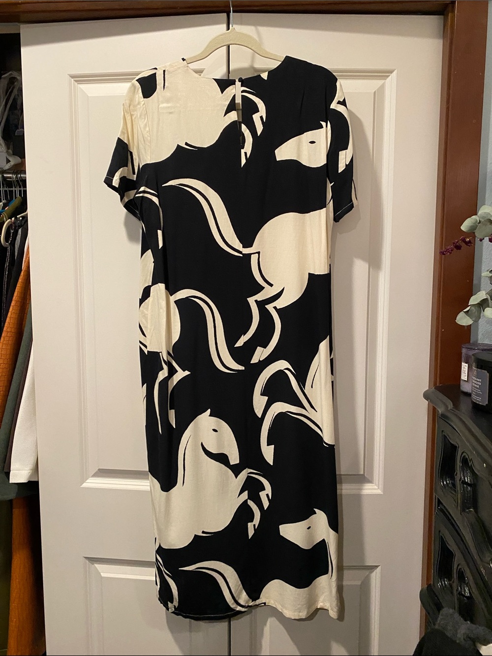 Corey Lynn Calter, Caballos Midi Dress. Graphic Horse Print. Black/White. Size M - Picture 10 of 12